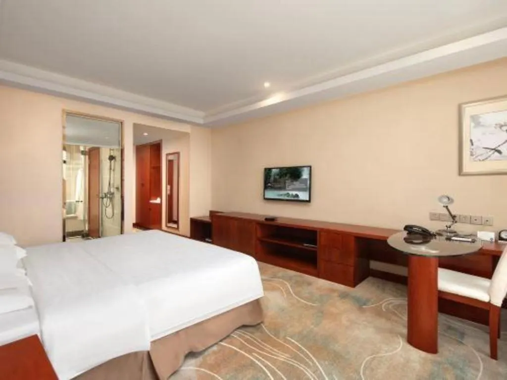 Grand Metropark Hotel Shangqiu 5*,